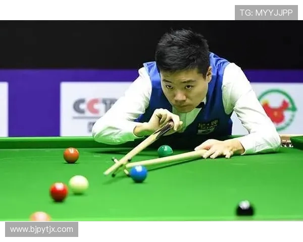 斯诺克对决全景解析技战术亮点与赛事走势观察深度盘点精妙瞬间展