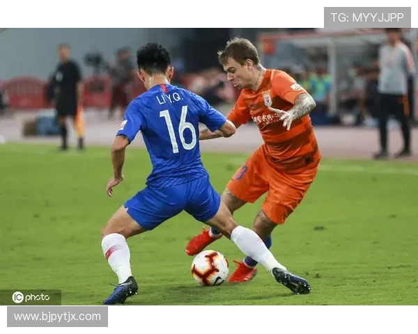 2017年山东鲁能与上海申花激战回顾球迷心中难忘的经典对决