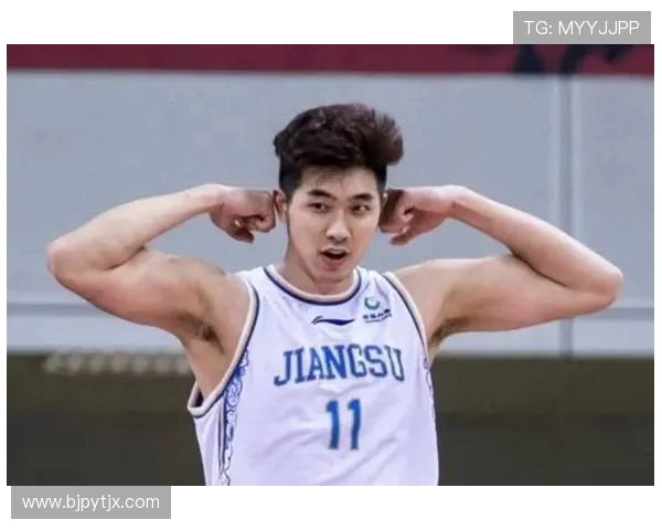 吴冠希在篮球赛场上的精彩表现与职业生涯的成长历程解析